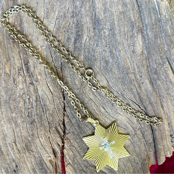 🍓GOLD PLATED VINTAGE MARCH BIRTHSTONE NECKLACE AQUAMARINE CROSS NECKLACE - Picture 4 of 4